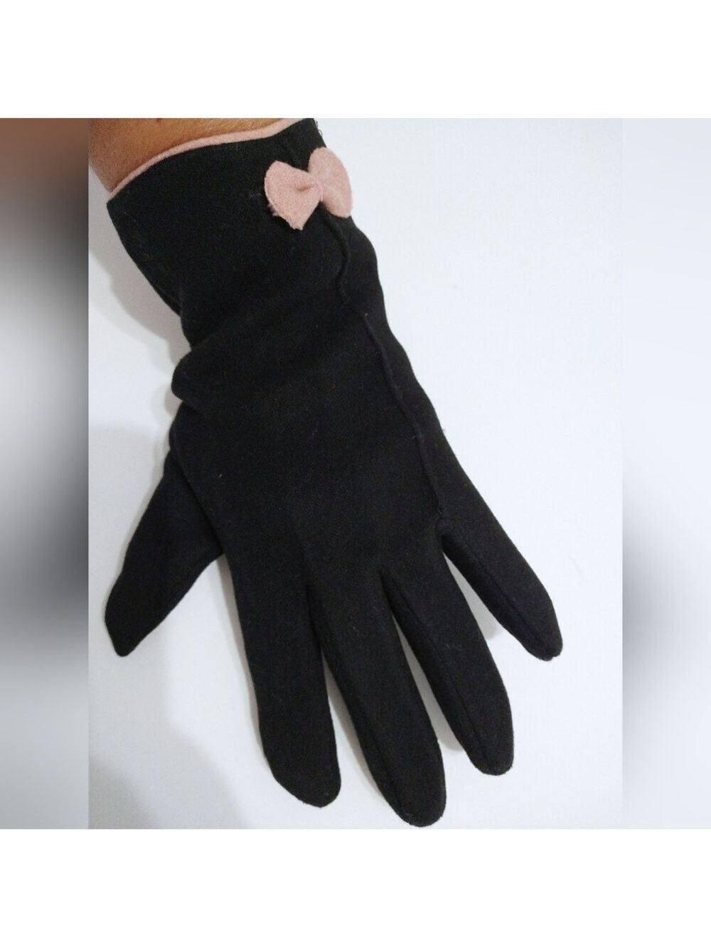 NWT Women's Faux Suede Black Gloves - Picture 2 of 5